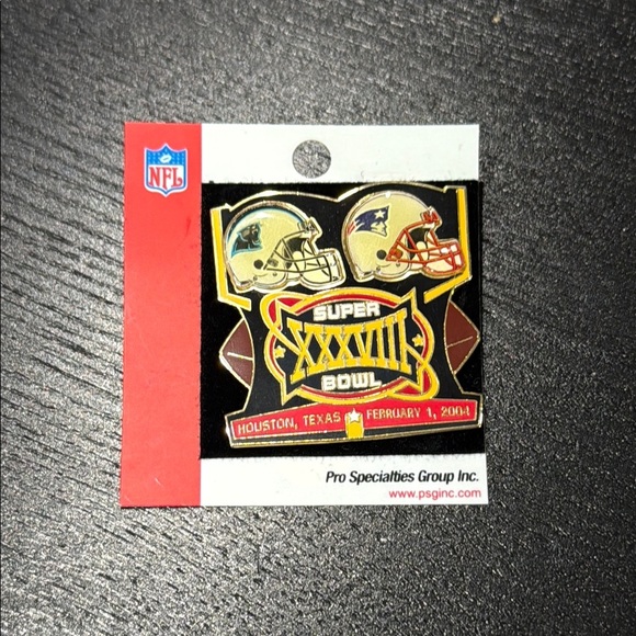 Super Bowl NFL Vintage Collectable XXXVIII Pin - Picture 1 of 3